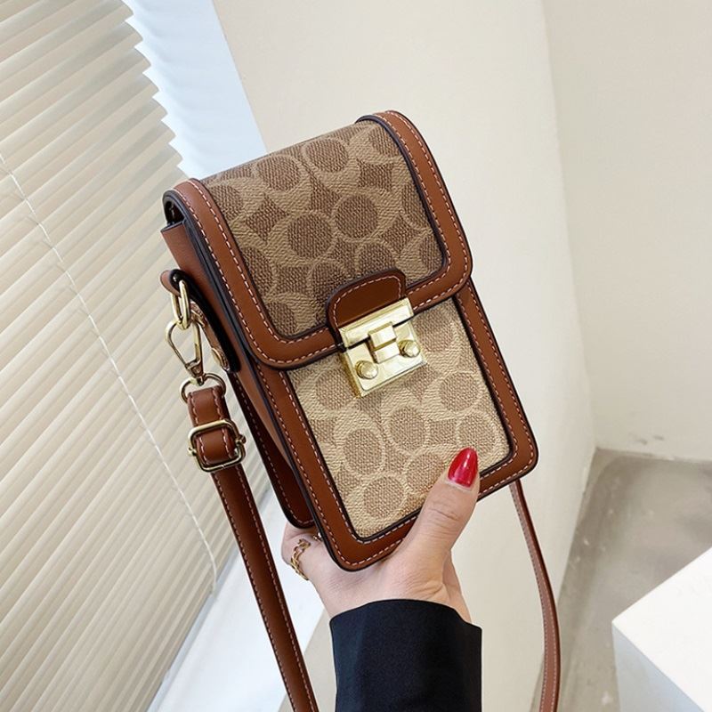 JT12320 IDR.165.000 MATERIAL PU SIZE L19XH14XW7CM WEIGHT 350GR COLOR BROWN