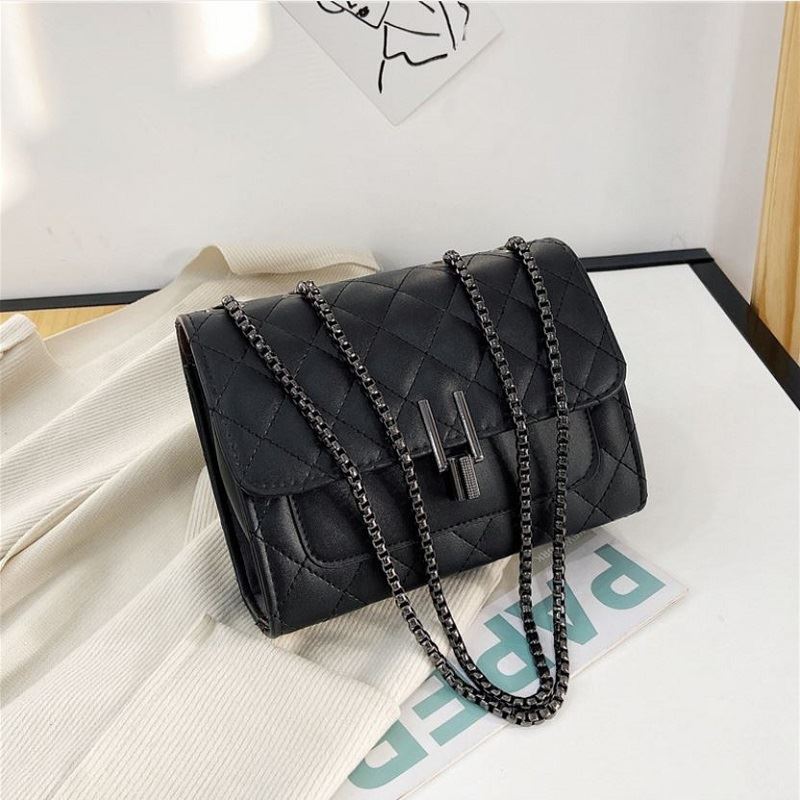 JT12506 IDR.144.000 MATERIAL PU SIZE L20XH15XW6CM WEIGHT 350GR COLOR BLACK