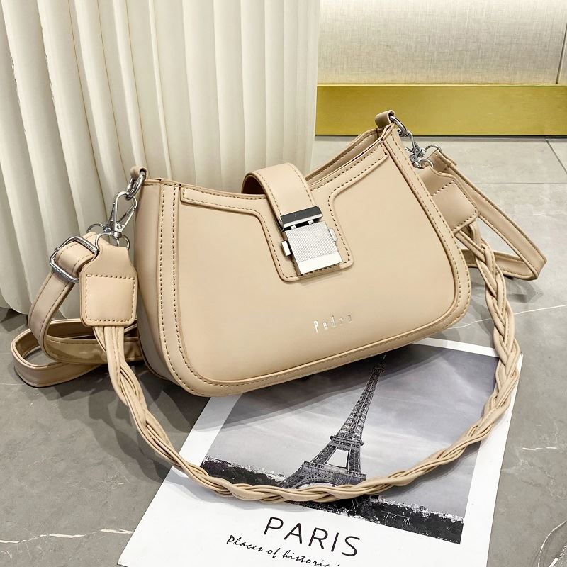 JT1301 IDR.176.000 MATERIAL PU SIZE L23XH14XW5CM WEIGHT 650GR COLOR KHAKI