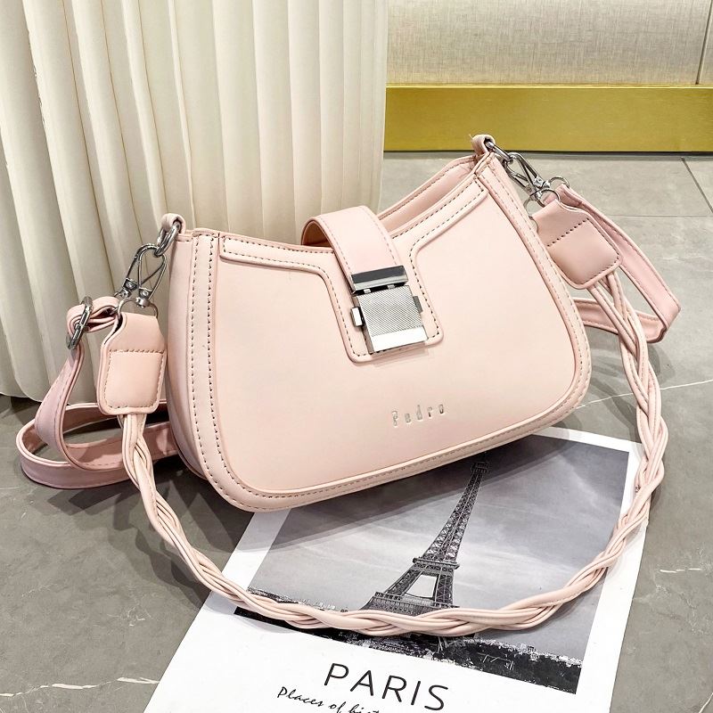 JT1301 IDR.176.000 MATERIAL PU SIZE L23XH14XW5CM WEIGHT 650GR COLOR PINK