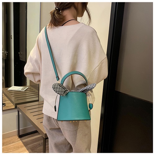 JT1343 IDR.165.000 MATERIAL PU SIZE L18XH14.5XW17.5CM WEIGHT 400GR COLOR GREEN