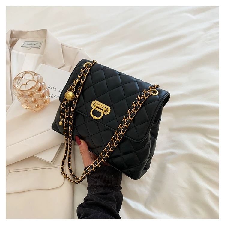 JT1368 IDR.175.000 MATERIAL PU SIZE L23XH18XW8CM WEIGHT 530GR COLOR BLACK