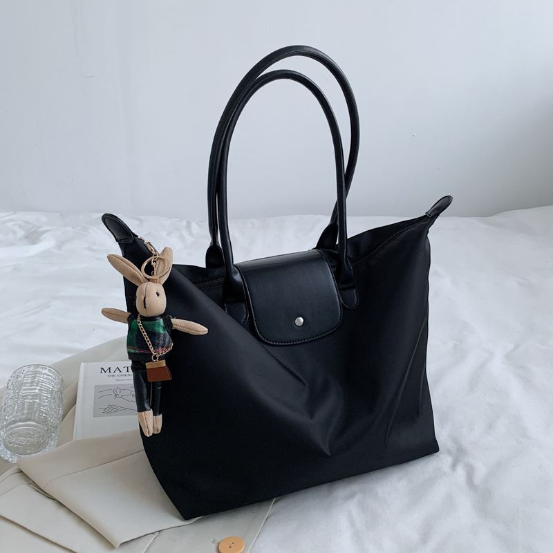 JT1392 IDR.176.000 MATERIAL NYLON SIZE L31XH30XW16CM WEIGHT 500GR COLOR BLACK