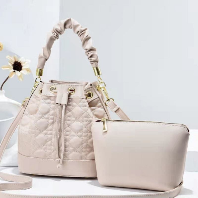 JT1519 IDR.195.000 MATERIAL PU SIZE L21XH21XW11CM WEIGHT 650GR COLOR BEIGE