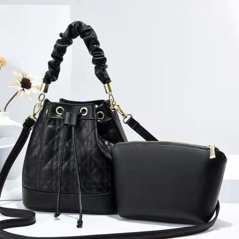 JT1519 IDR.195.000 MATERIAL PU SIZE L21XH21XW11CM WEIGHT 650GR COLOR BLACK