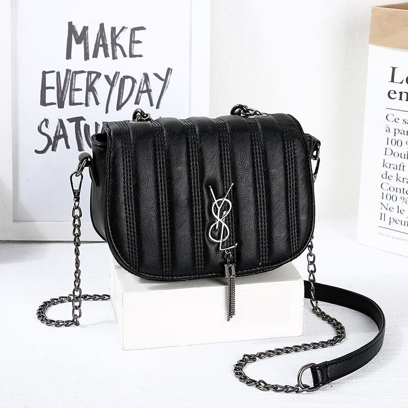 JT1562 IDR.150.000 MATERIAL PU SIZE L19XH15XW8CM WEIGHT 450GR COLOR VERTICAL
