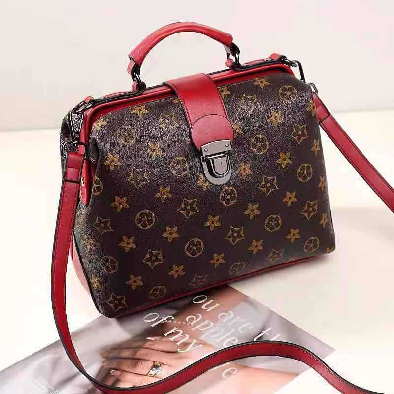 JT15853 IDR.166.000 MATERIAL PU SIZE L29XH19XW15CM WEIGHT 700GR COLOR STARRED