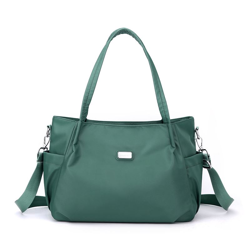 JT1676 IDR.179.000 MATERIAL NYLON SIZE L29XH24XW11CM WEIGHT 400GR COLOR DARKGREEN