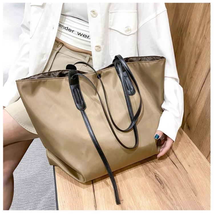JT1802 (2IN1) IDR.165.000 MATERIAL NYLON SIZE L49XH32XW18CM WEIGHT 350GR COLOR KHAKI