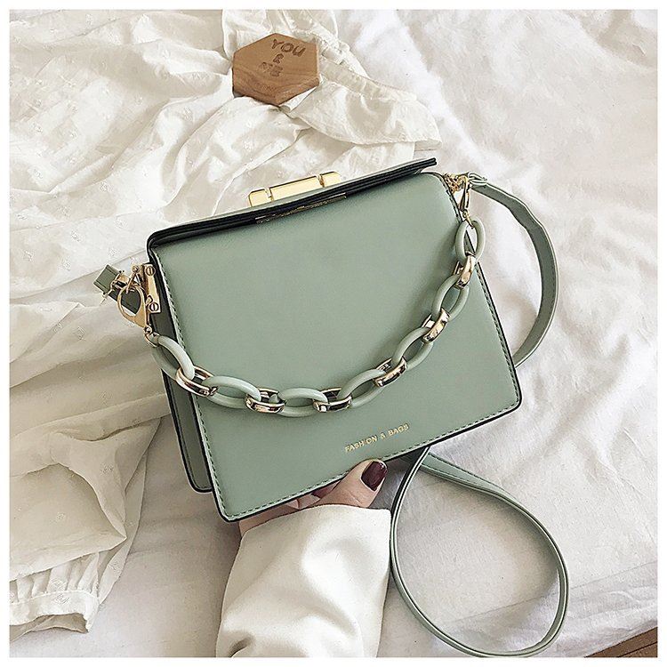 JT18140 IDR.167.000 MATERIAL PU SIZE L21XH17XW9CM WEIGHT 550GR COLOR GREEN