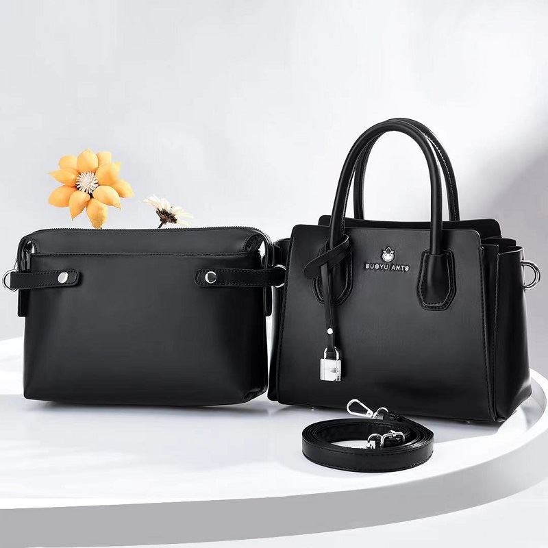 JT1836 (2IN1) IDR.198.000 MATERIAL PU SIZE L26XH19XW11CM WEIGHT 750GR COLOR BLACK