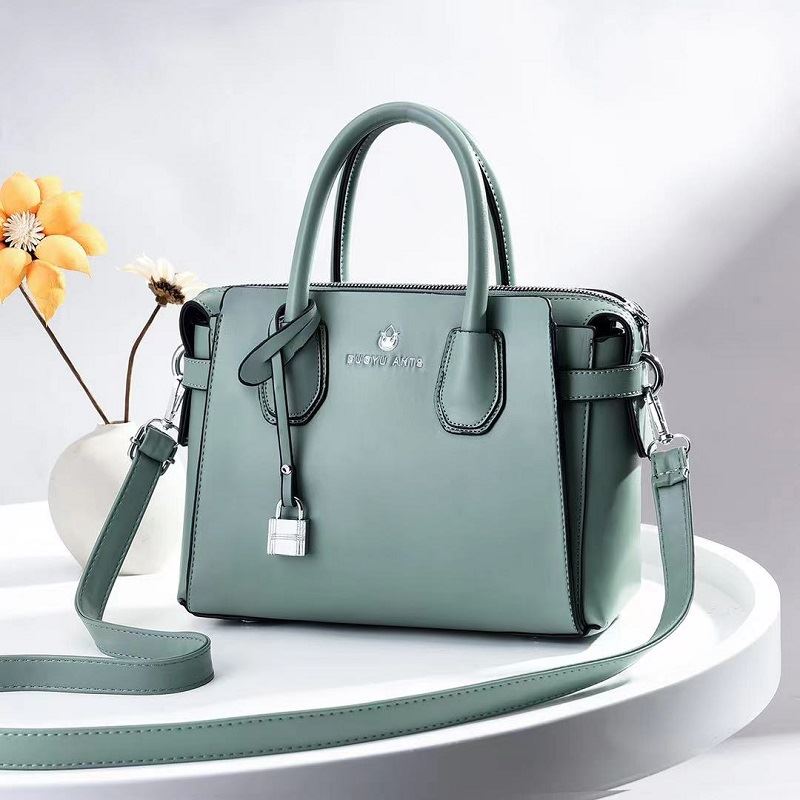 JT1836 (2IN1) IDR.198.000 MATERIAL PU SIZE L26XH19XW11CM WEIGHT 750GR COLOR GREEN