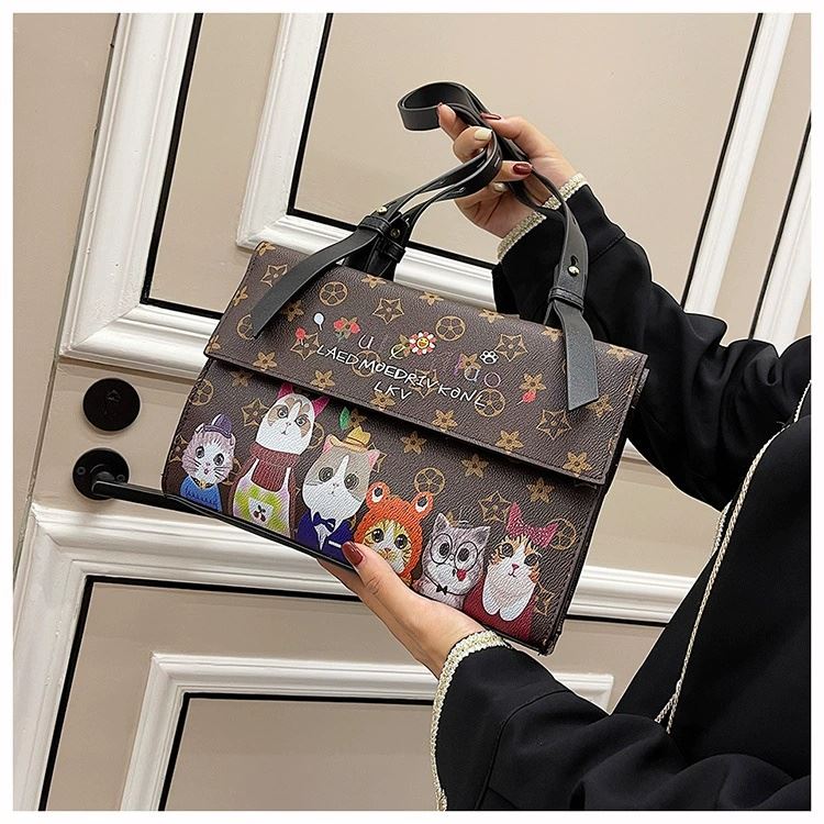 JT1875 IDR.199.000 MATERIAL PU SIZE L28XH19XW10CM WEIGHT 800GR COLOR BLACK