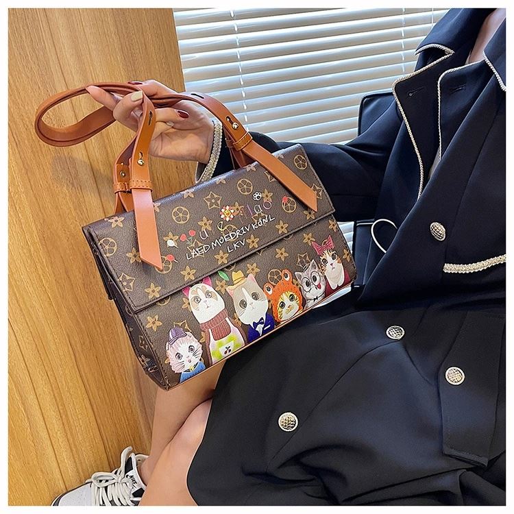 JT1875 IDR.199.000 MATERIAL PU SIZE L28XH19XW10CM WEIGHT 800GR COLOR BROWN