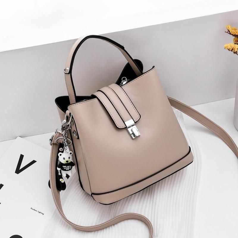 JT18790 IDR.172.000 MATERIAL PU SIZE L19XH20XW12CM WEIGHT 680GR COLOR KHAKI