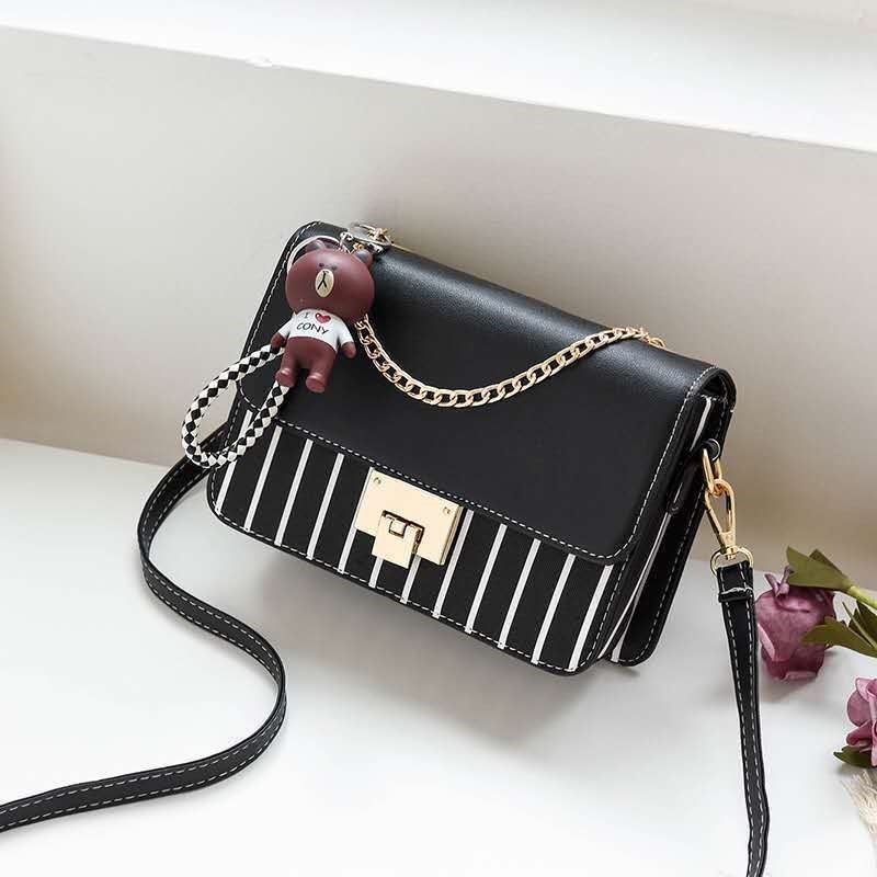 JT1882B IDR.159.000 MATERIAL PU SIZE L22XH16XW6CM WEIGHT 500GR COLOR BLACK