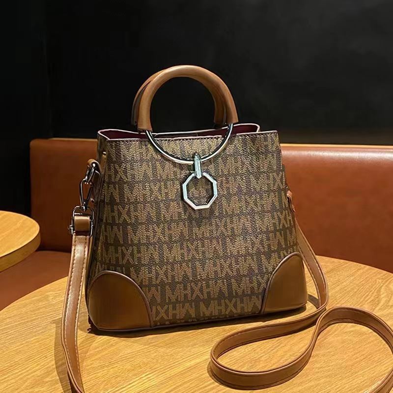 JT188882 IDR.180.000 MATERIAL PU SIZE L23XH19XW11CM WEIGHT 550GR COLOR TMK