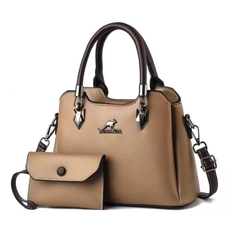 JT18932 (2IN1) IDR.190.000 MATERIAL PU SIZE L26XH20XW12CM WEIGHT 700GR COLOR KHAKI