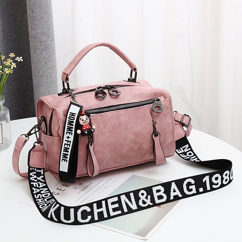 JT19020 IDR.175.000 MATERIAL PU SIZE L25XH17XW13CM WEIGHT 600GR COLOR LIGHTPINK