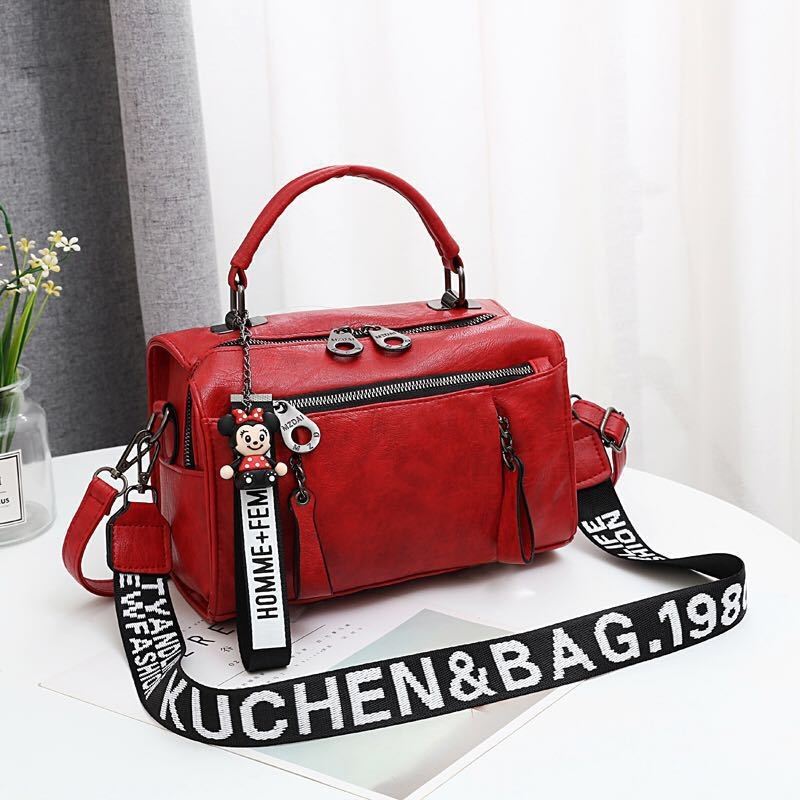JT19020 IDR.175.000 MATERIAL PU SIZE L25XH17XW13CM WEIGHT 600GR COLOR RED