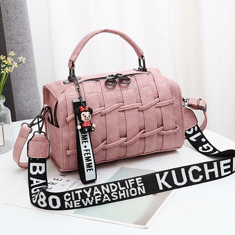 JT19022 IDR.165.000 MATERIAL PU SIZE L25XH17XW13CM WEIGHT 600GR COLOR PINK