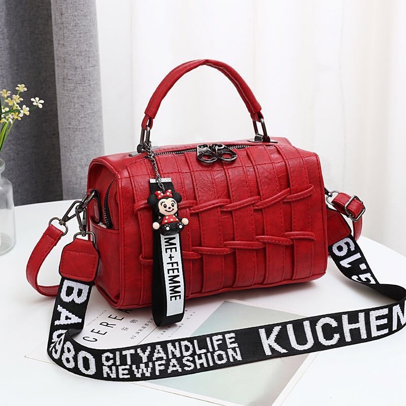JT19022 IDR.170.000 MATERIAL PU SIZE L25XH17XW13CM WEIGHT 600GR COLOR RED