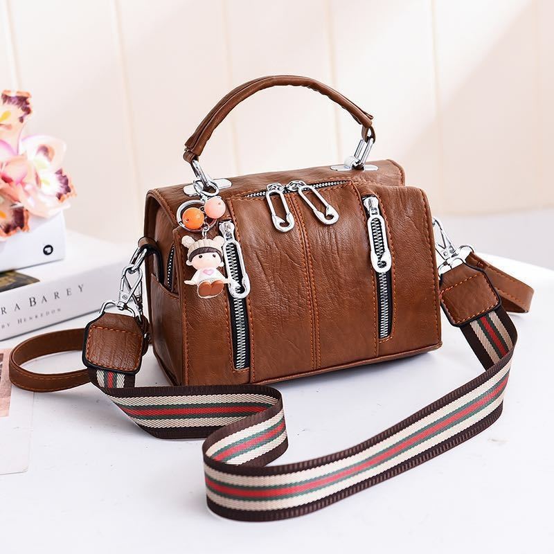 JT19032 IDR.159.000 MATERIAL PU SIZE L20XH15XW12.5CM WEIGHT 550GR COLOR BROWN