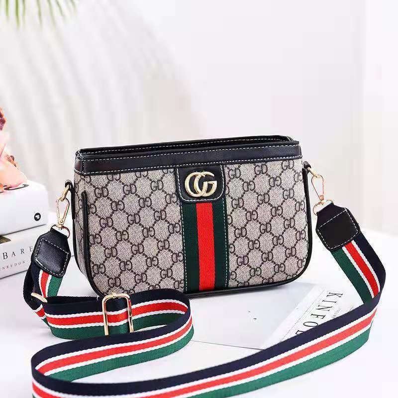 JT1906 IDR.159.000 MATERIAL PU SIZE L25XH16.5XW8CM WEIGHT 550GR COLOR BLACK