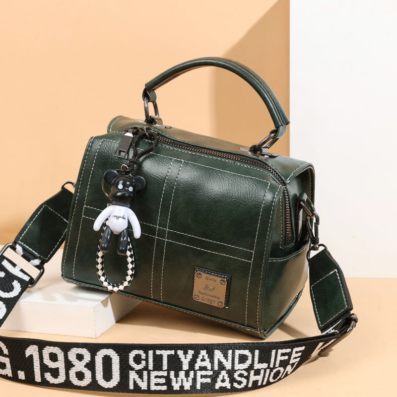 JT1912 IDR.169.000 MATERIAL PU SIZE L20XH16XW13CM WEIGHT 500GR COLOR GREEN