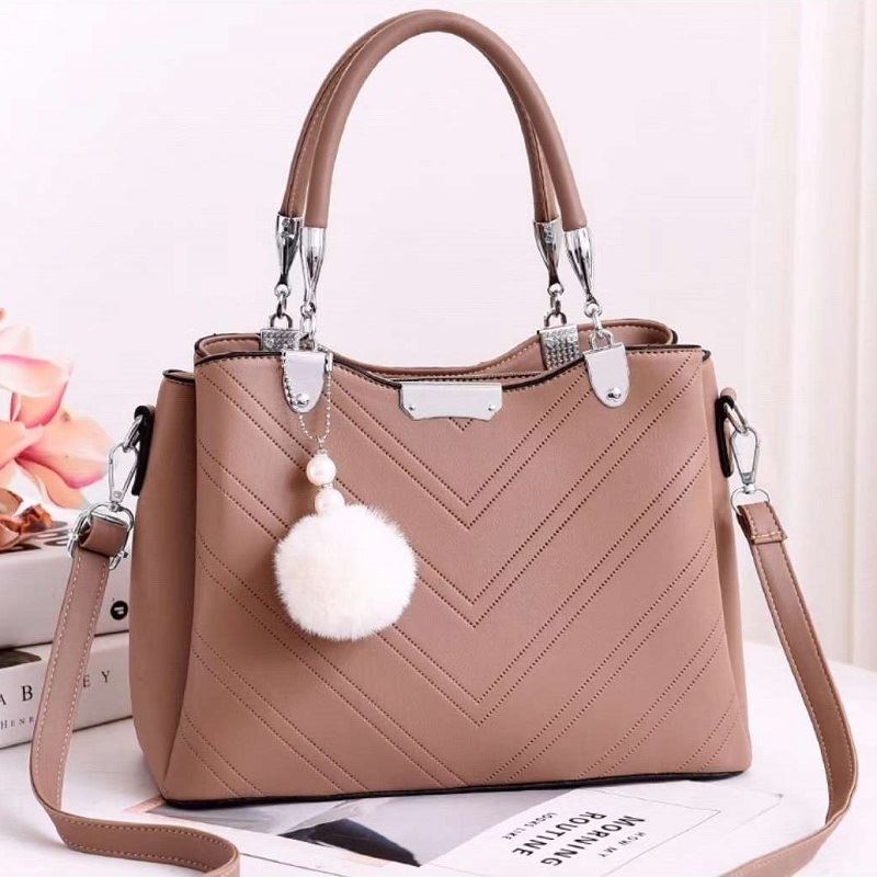 JT1933 IDR.194.000 MATERIAL PU SIZE L28XH21XW13CM WEIGHT 800GR COLOR KHAKI