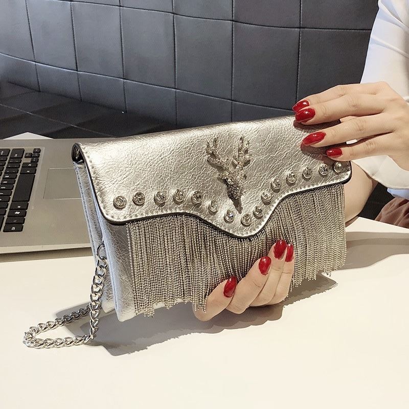 JT2000 IDR.159.000 MATERIAL PU SIZE L22.5XH14XW3.5CM WEIGHT 450GR COLOR SILVER