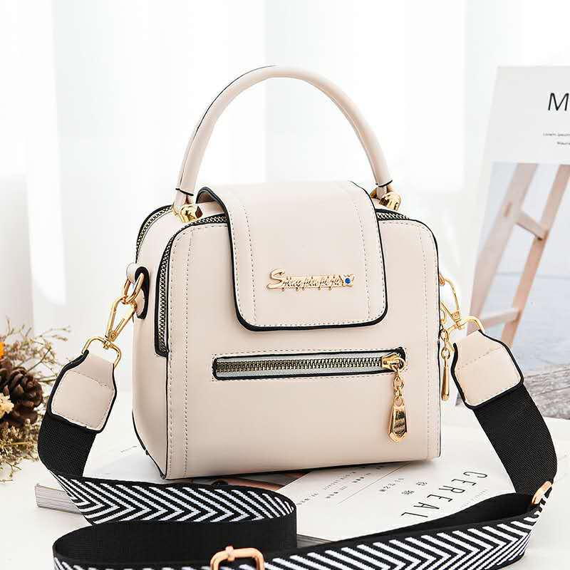 JT2008 IDR.179.000 MATERIAL PU SIZE L18XH16XW10CM WEIGHT 600GR COLOR BEIGE