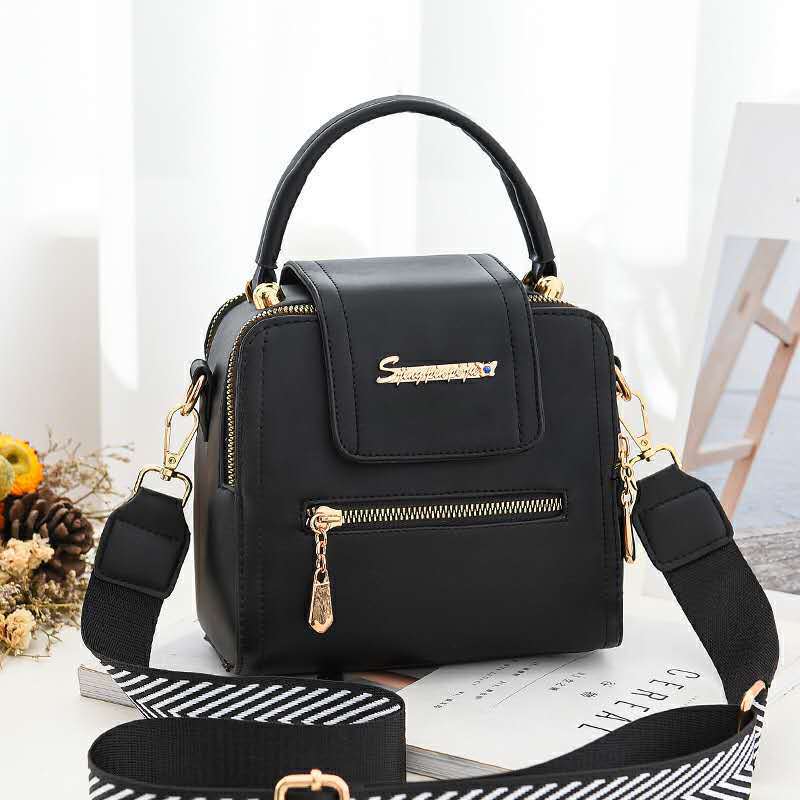 JT2008 IDR.179.000 MATERIAL PU SIZE L18XH16XW10CM WEIGHT 600GR COLOR BLACK