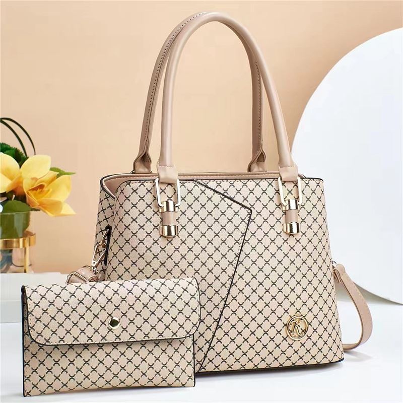 JT202311 (2IN1) IDR.185.000 MATERIAL PU SIZE L29XH21XW12CM WEIGHT 700GR COLOR BEIGE