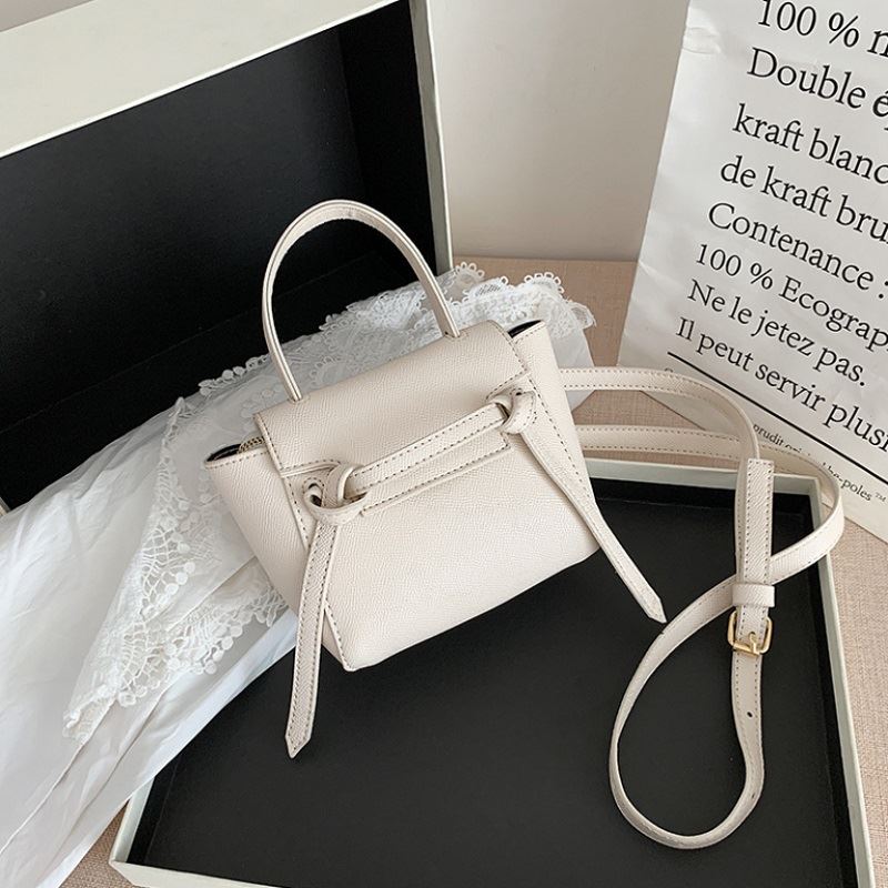 JT2028 IDR.170.000 MATERIAL PU SIZE L21XH14XW10CM WEIGHT 550GR COLOR WHITE