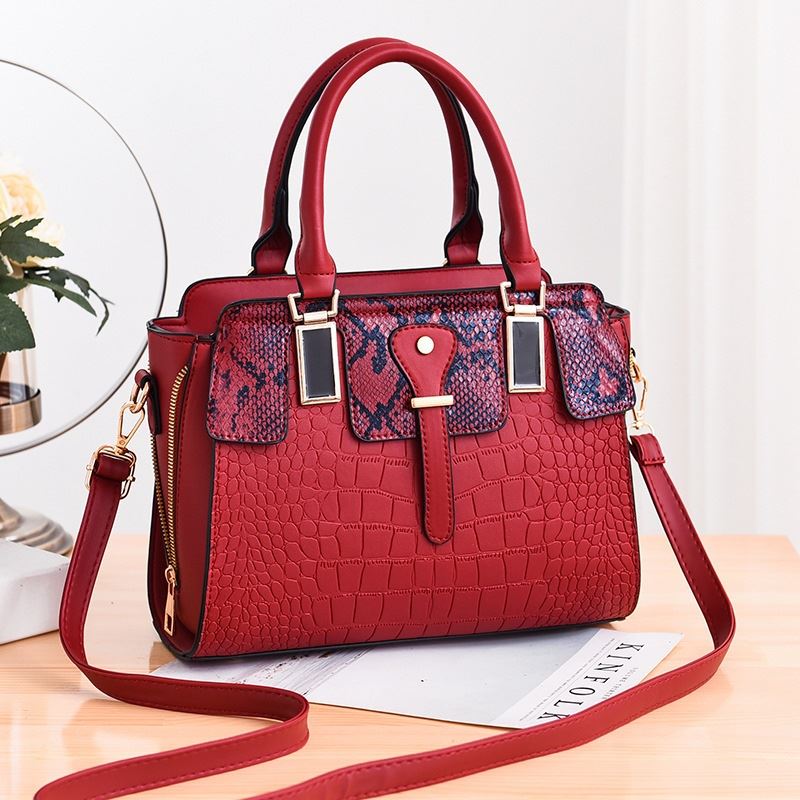 JT20281 IDR.175.000 MATERIAL PU SIZE L28XH22XW13CM WEIGHT 850GR COLOR RED