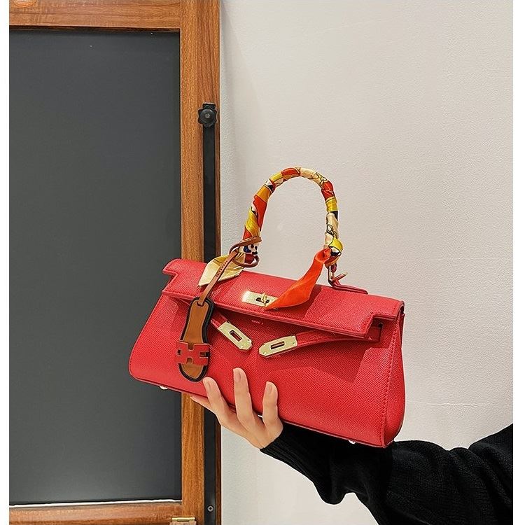 JT2047 IDR.188.000 MATERIAL PU SIZE L29XH17XW12CM WEIGHT 650GR COLOR RED