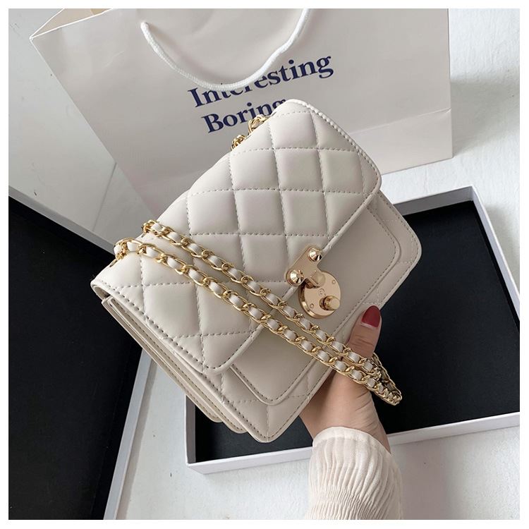 JT2057 IDR.157.000 MATERIAL PU SIZE L20XH15.5XW8CM WEIGHT 400GR COLOR BEIGE