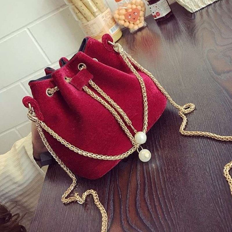 JT208658 IDR.130.000 MATERIAL MAONI SIZE L22XH22XW15CM WEIGHT 400GR COLOR RED