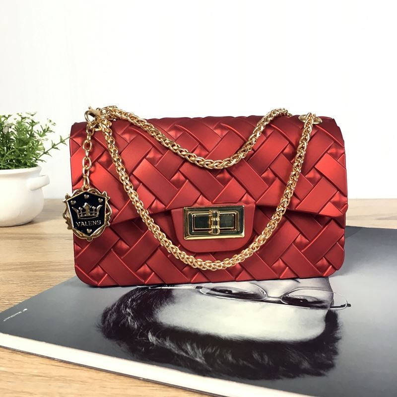 JT21110 IDR.135.000 MATERIAL JELLY SIZE L17XH9XW6CM WEIGHT 550GR COLOR WINE