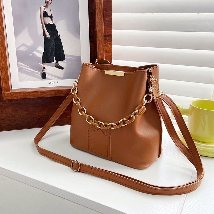 JT2815 IDR.137.000 MATERIAL PU SIZE L21XH21XW11CM WEIGHT 290GR COLOR BROWN