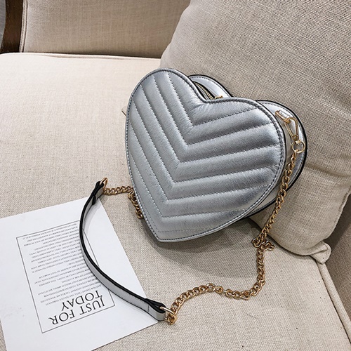 JT305 IDR.145.000 MATERIAL PU SIZE L17XH17XW7CM WEIGHT 350GR COLOR SILVER