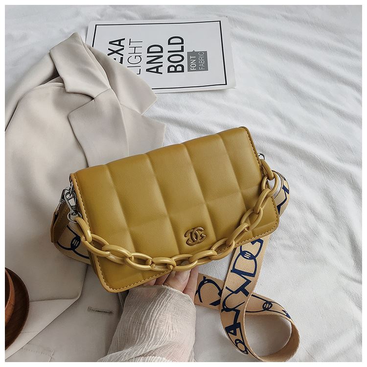 JT3136 IDR.169.000 MATERIAL PU SIZE L22XH14XW7CM WEIGHT 600GR COLOR YELLOW