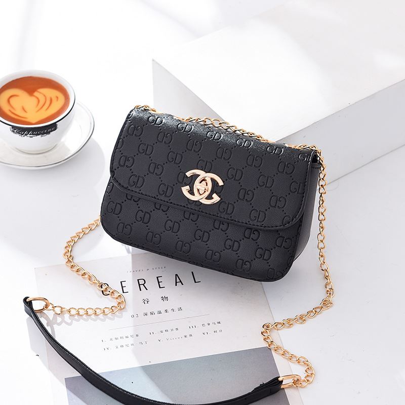 JT3381 IDR.109.000 MATERIAL PU SIZE L19XH13XW8CM WEIGHT 400GR COLOR BLACK