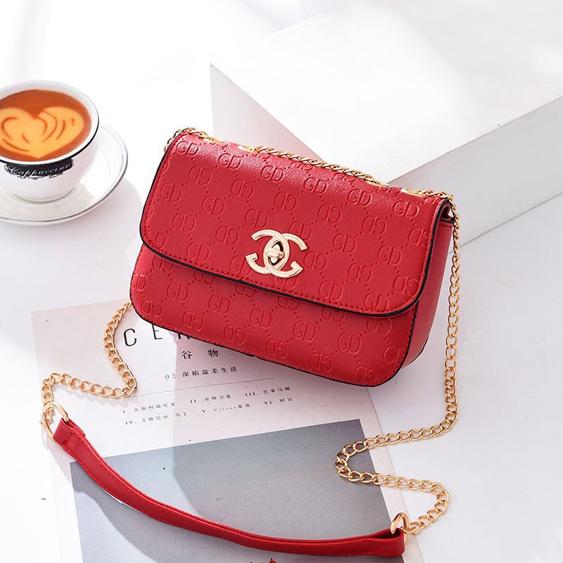 JT3381 IDR.109.000 MATERIAL PU SIZE L19XH13XW8CM WEIGHT 400GR COLOR RED