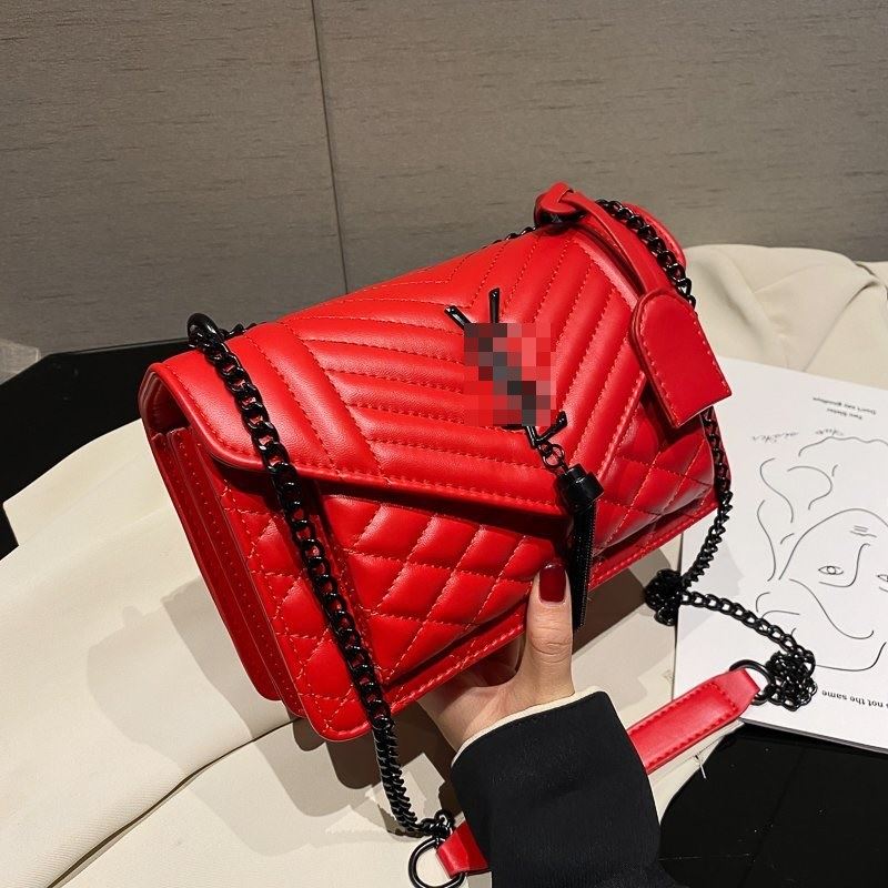 JT34461 IDR.155.000 MATERIAL PU SIZE L23XH15XW8CM WEIGHT 500GR COLOR RED