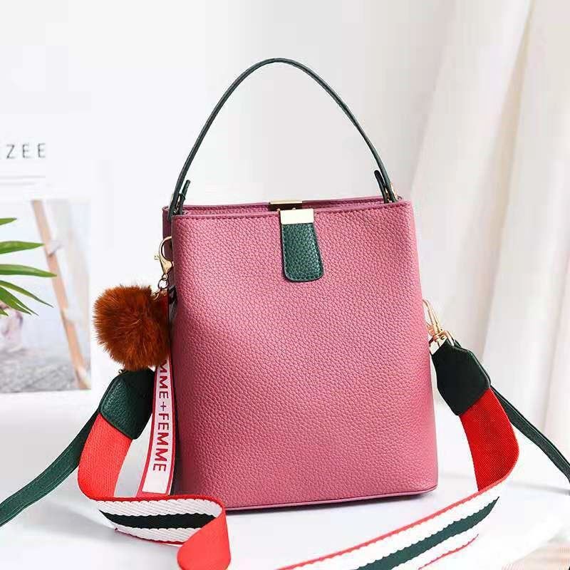 JT351 IDR.155.000 MATERIAL PU SIZE L20XH21.5XW13CM WEIGHT 550GR COLOR PINK