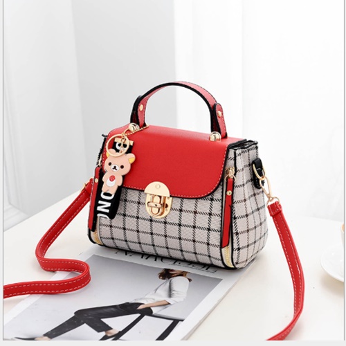 JT387 IDR.150.000 MATERIAL CANVAS SIZE L20XH15XW11CM WEIGHT 550GR COLOR RED
