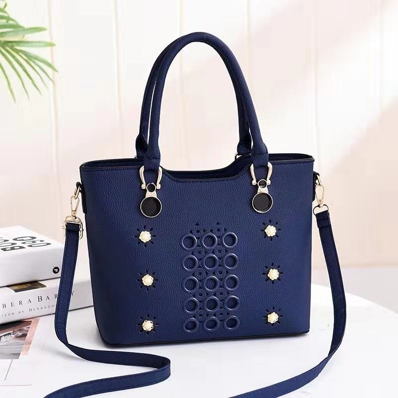 JT3912 IDR.160.000 MATERIAL PU SIZE L28XH23XW13CM WEIGHT 700GR COLOR BLUE