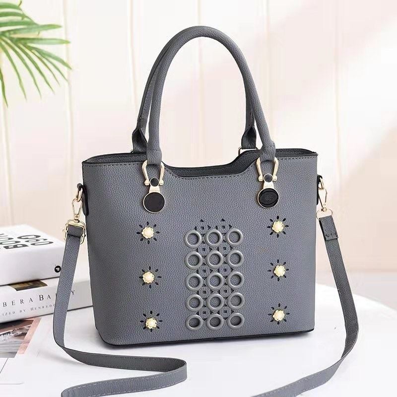JT3912 IDR.160.000 MATERIAL PU SIZE L28XH23XW13CM WEIGHT 700GR COLOR GRAY